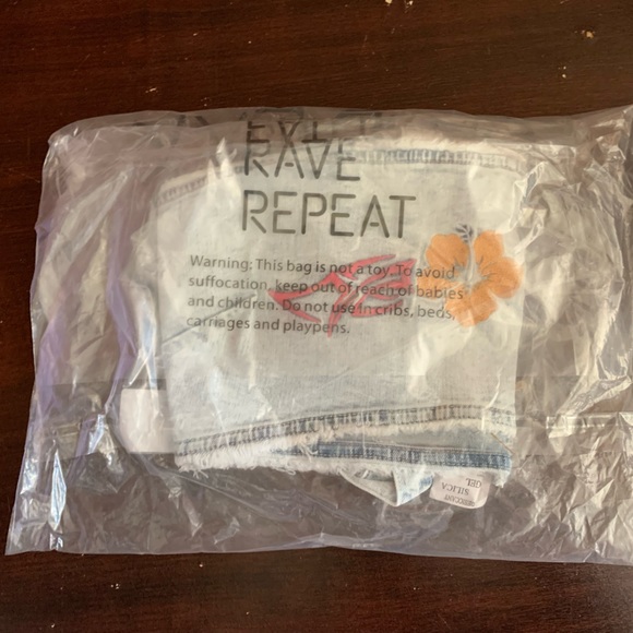 NWT Dolls Kill Club Exx Throw It Back Halter Denim Crop Top Size M - Picture 4 of 7